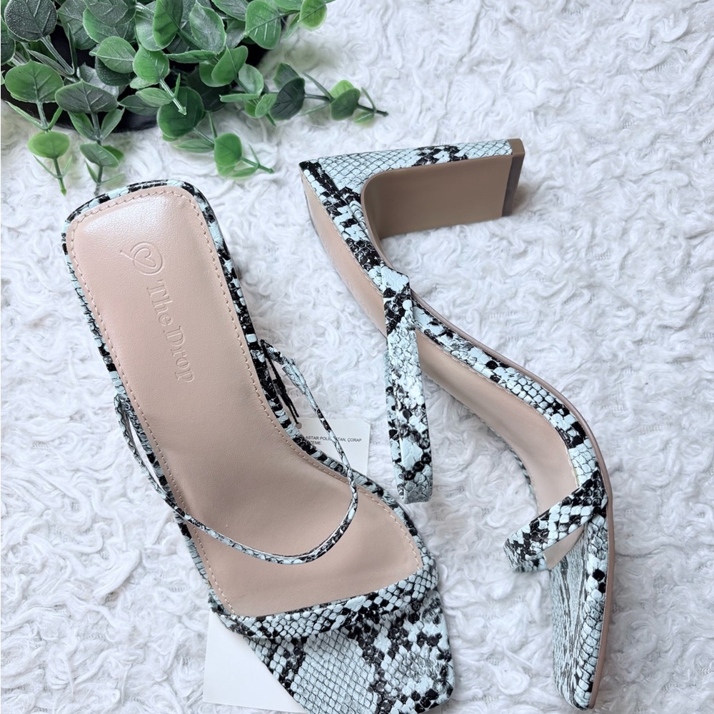 The Drop Avery Square Toe Two Strap Heel Size 8